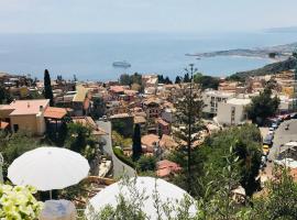 Villa Greta Hotel Rooms & Suites, hôtel à Taormine