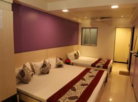 HOTEL MADNI ROYALE (50 Mtrs from Dargaah), Ajmer, hotel sa Ajmer