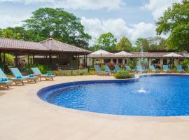 La Foresta Nature Resort – hotel w pobliżu miejsca Park linowy Titi Canopy Tour w mieście Quepos