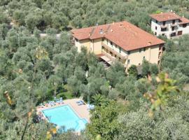 Hotel Casa Chincarini, hotel with pools in Malcesine