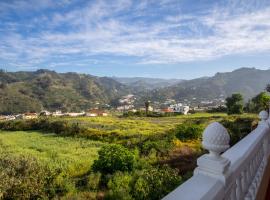 CASA ROSALÍA. APARTAMENTO CON VISTAS A LA MONTAÑA, hotel u gradu Teror