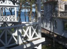 FeWos direkt am Strand , mit Balkon und teilweise mit Meerblick, Haus Strelasund, Binz