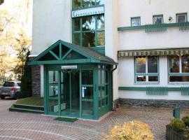 Hotel Gyöngyvirág, hotel v destinaci Mátrafüred