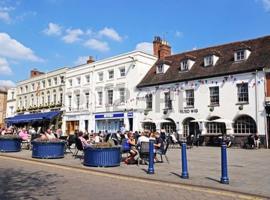 Warwick Market Place Apartment, hotel cerca de Castillo de Warwick, Warwick