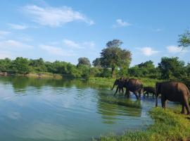 Kuma Safari Lodge, bed and breakfast en Udawalawe