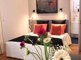 L'Art Studio hyper centre, self catering accommodation in La Rochelle