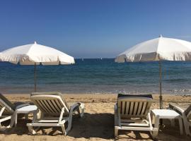 Jardins du Port Les Issambres - Meublé de Tourisme - Front de mer - Clim, alloggio vicino alla spiaggia a La Garonnette-Plage