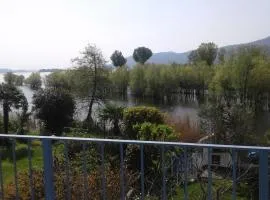 Una finestra sul lago..Appartamento Verbania