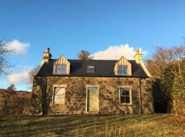 Dunvegan Castle Keepers Cottage, holiday home in Dunvegan