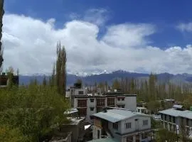 TSASKAN hotel