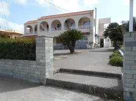 Dimitris studios & apartments