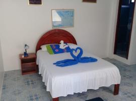 Hostal Insular, hotel in Puerto Villamil