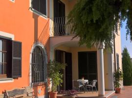 Il Girasole, hotel dengan parkir di Strevi