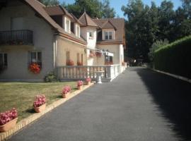 Les chambres du lac, hotel dengan parking di Forges-les-Eaux