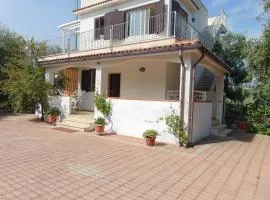 Appartamento in villa con giardino Pizzomunno