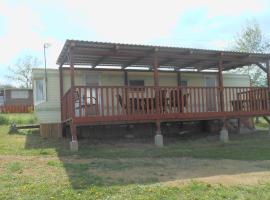 Mobilheim Výr, glamping site in Výrovice