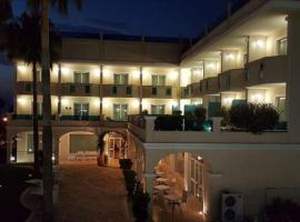 Gardenia Hotel, hotel near Stadio Oreste Granillo, Lazzaro