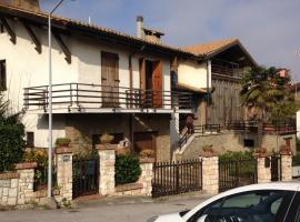 Villa Lilly, casa o chalet en Falconara Marittima