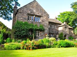 Hurstwood Hall, hotel con estacionamiento en Burnley