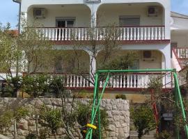 Guesthouse BILI, hotel u gradu 'Karlobag'