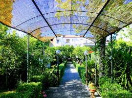 Residenza Caserta Sud - Appartamento con giardino, hotel a Caserta