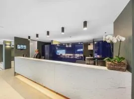 Belconnen Way Hotel & Serviced Apartments