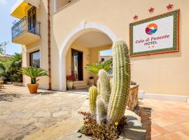 Cala di Ponente, hotel v destinaci Castelluzzo