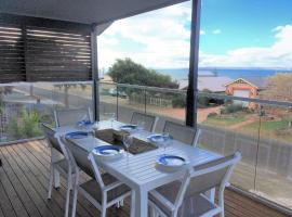 Bayview Beach House Apartment No 2, hotel en Kingscote