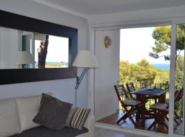 Apartamento recien reformado a 300 metros del mar, hotel cu parcare din Calella de Palafrugell