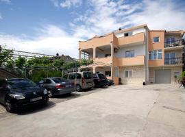 Apartment Ivan, feriebolig i Kastel Sucurac