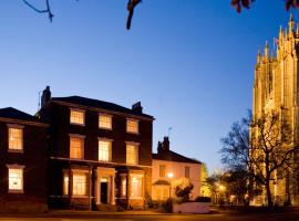 Minster Garth Guest House: Beverley şehrinde bir konukevi