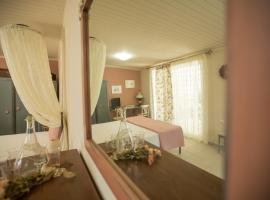 Ancient Corinth Guest House, hotel with parking in Kórinthos