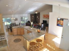 Big Tom's Cabin by Yosemite, lake and trails, alojamento na praia em Groveland