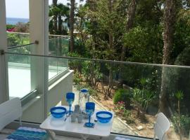 Modern Seaview Beach Studio Limassol, apartment in Limassol