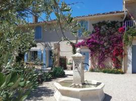 Mas des Bougainvillees, bed and breakfast a Sernhac