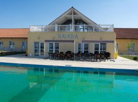 Naiada, hotel in Ostrov