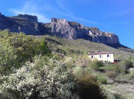 Les Terrasses du Paradis, cheap hotel in Orpierre