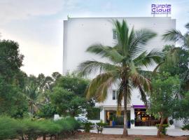 Purple Cloud Hotel, hotel cerca de Aeropuerto internacional de Kempegowda - BLR, Devanahalli-Bangalore