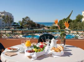 Marbella Beach Resort at Club Playa Real, hotell i Marbella