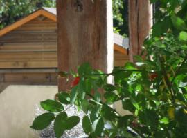 Cottage Prairie Bonheur, ξενοδοχείο σε Magny-les-Hameaux