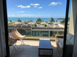 Azuri Appartements De Luxe, hotell i Roches Noires
