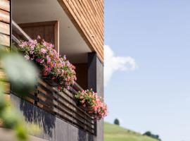 Hotel Dolomitenblick, hotel u gradu 'Terento'