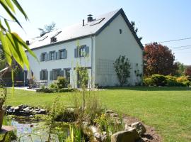 House With Large Garden Next to the Royal Castle, casa o chalet en Rochefort
