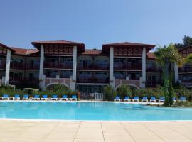 Appartement dans résidence de vacances, viešbutis mieste Biskarosas, netoliese – Biscarrosse Golf Course