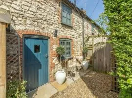No33 THORNHAM BOUTIQUE COTTAGE 2