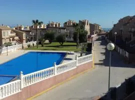 Chalet Adosado Junto A La Piscina, Gran Alacant