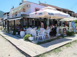 Seaside Studios, hotel in Mesongi