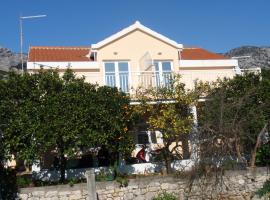 Apartmani Anđelka, hotel in Kučište
