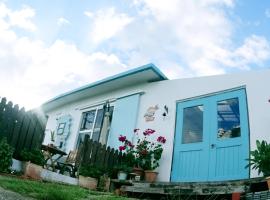 Okinawan. Sweet Home. T-8, cottage à Chatan