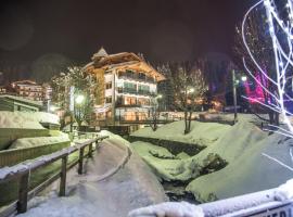 Chalet Laura Lodge Hotel, hotel near Spinale Express, Madonna di Campiglio